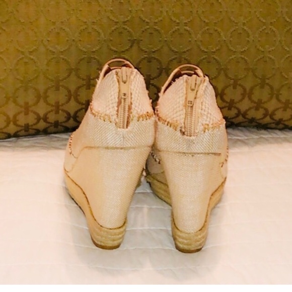 Practically Brand New Chinese Laundry Lace-Up Wedges, Size 8 - Picture 3 of 4